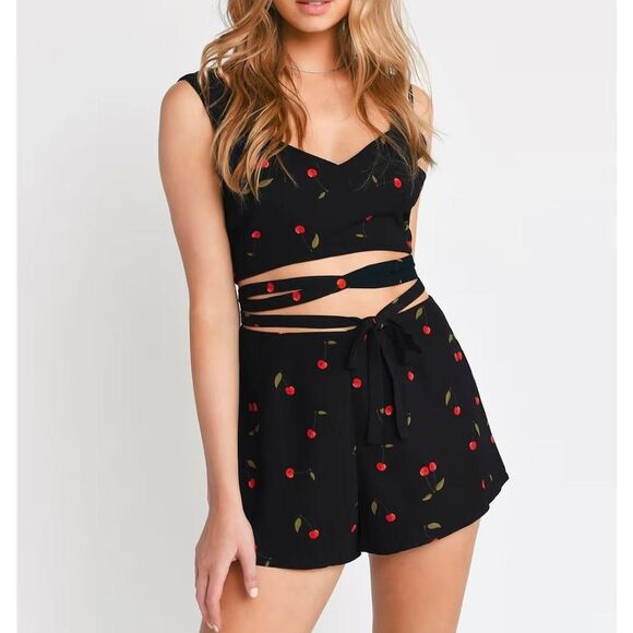 Tobi Black Cherry Wrap Tie Romper Size Small - Picture 1 of 5